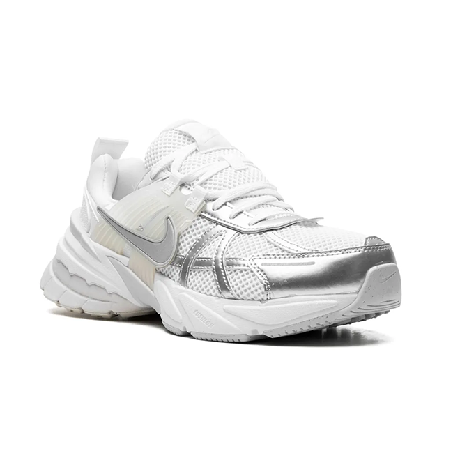 Nike V2K Run "WHITE/METALLIC SILVER"